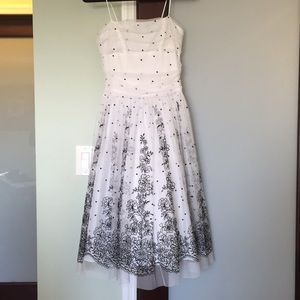 Jump white and black dress